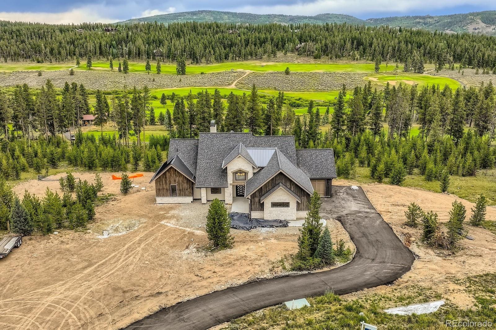 1086 Wildberry Ln, Tabernash, a mountain home above the golf course